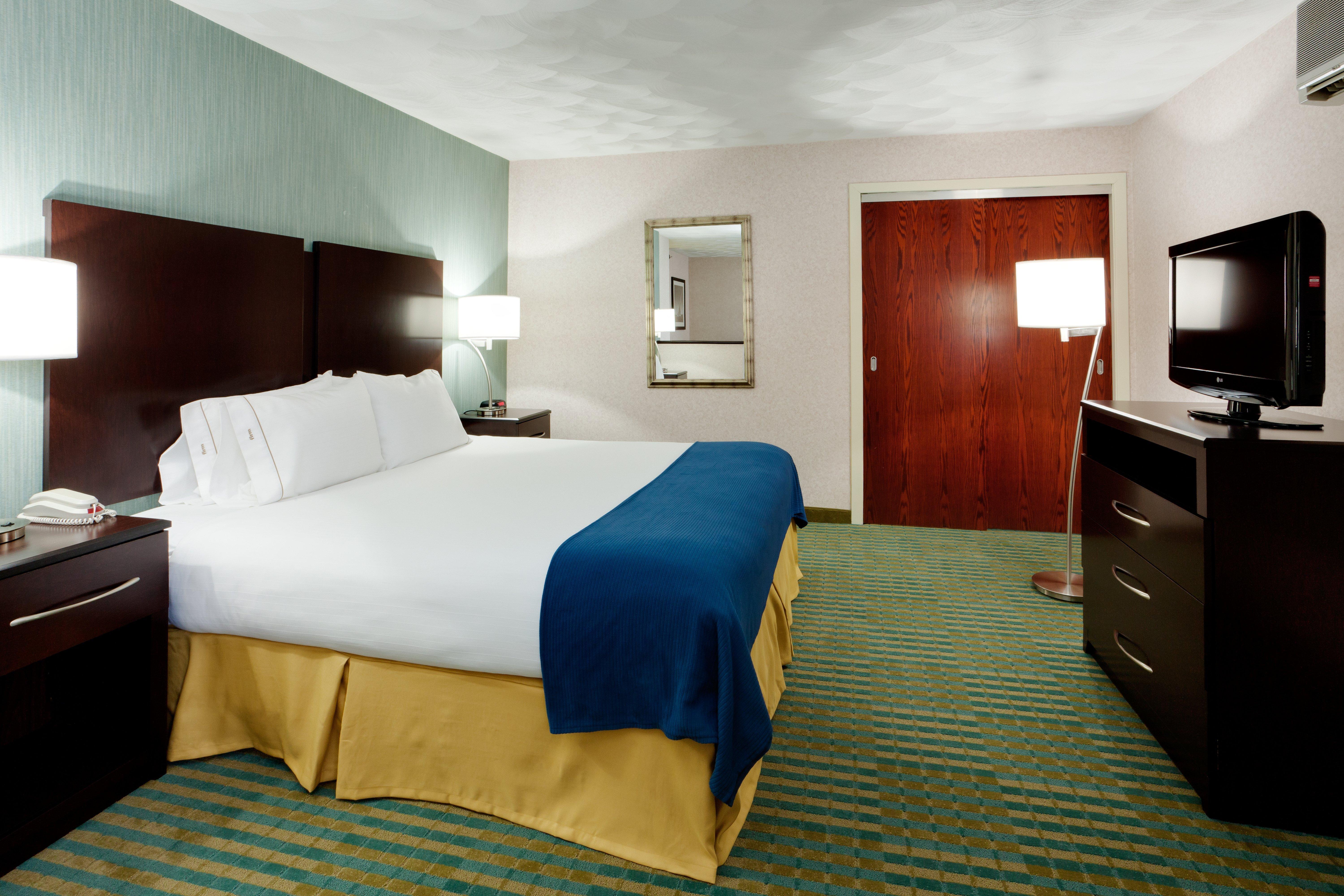 Holiday Inn Express & Suites Smithfield - Providence By Ihg Exterior photo