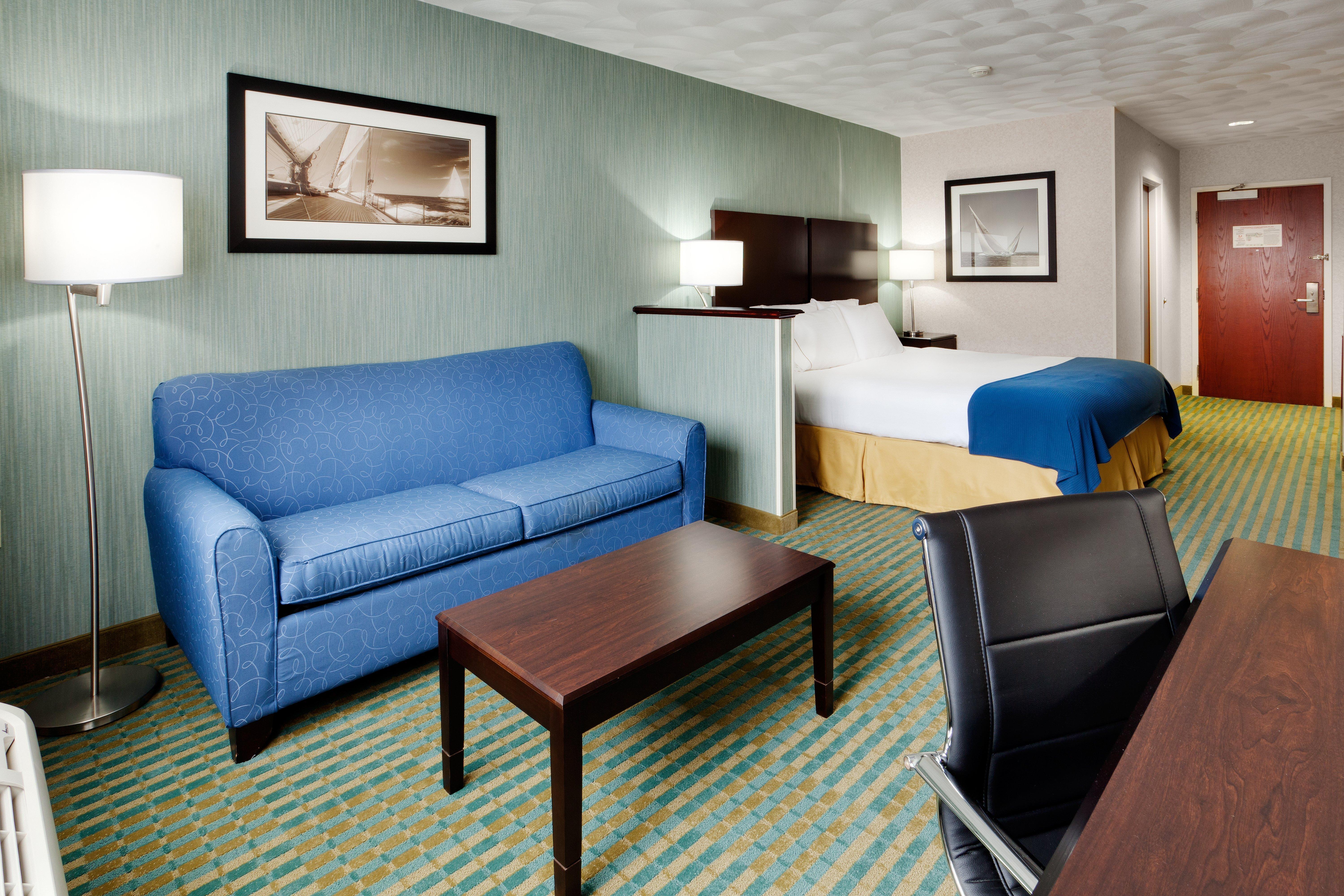 Holiday Inn Express & Suites Smithfield - Providence By Ihg Exterior photo